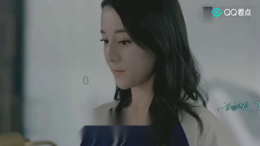 金毛夫妇上演秀恩爱 这狗粮吃得我心服口服